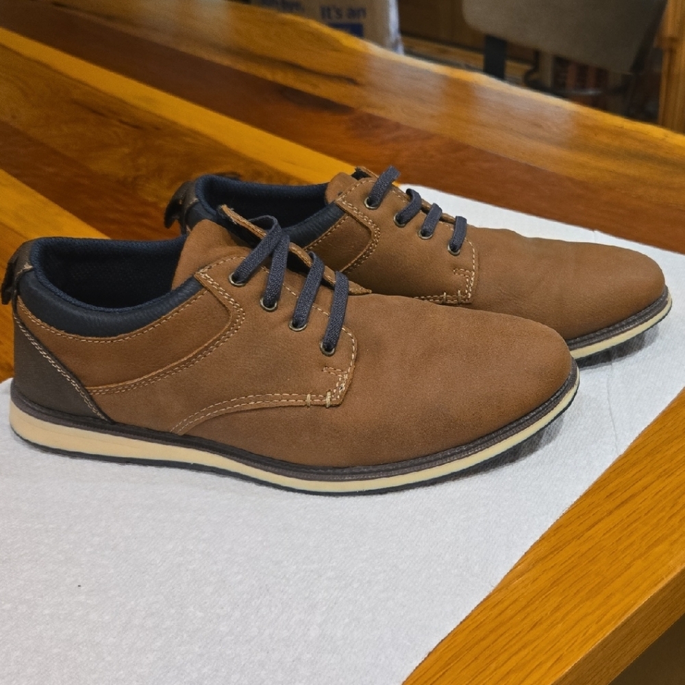 Kohl's Tan and Navy Men's Oxfords